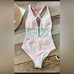 NWT Cupshe Floral and Lace Swimsuit